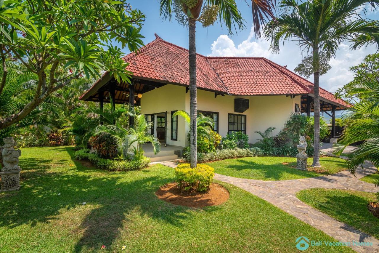Villa Namaste - Beachfront At Lovina 10P, Pool, Bbq Banjar  エクステリア 写真