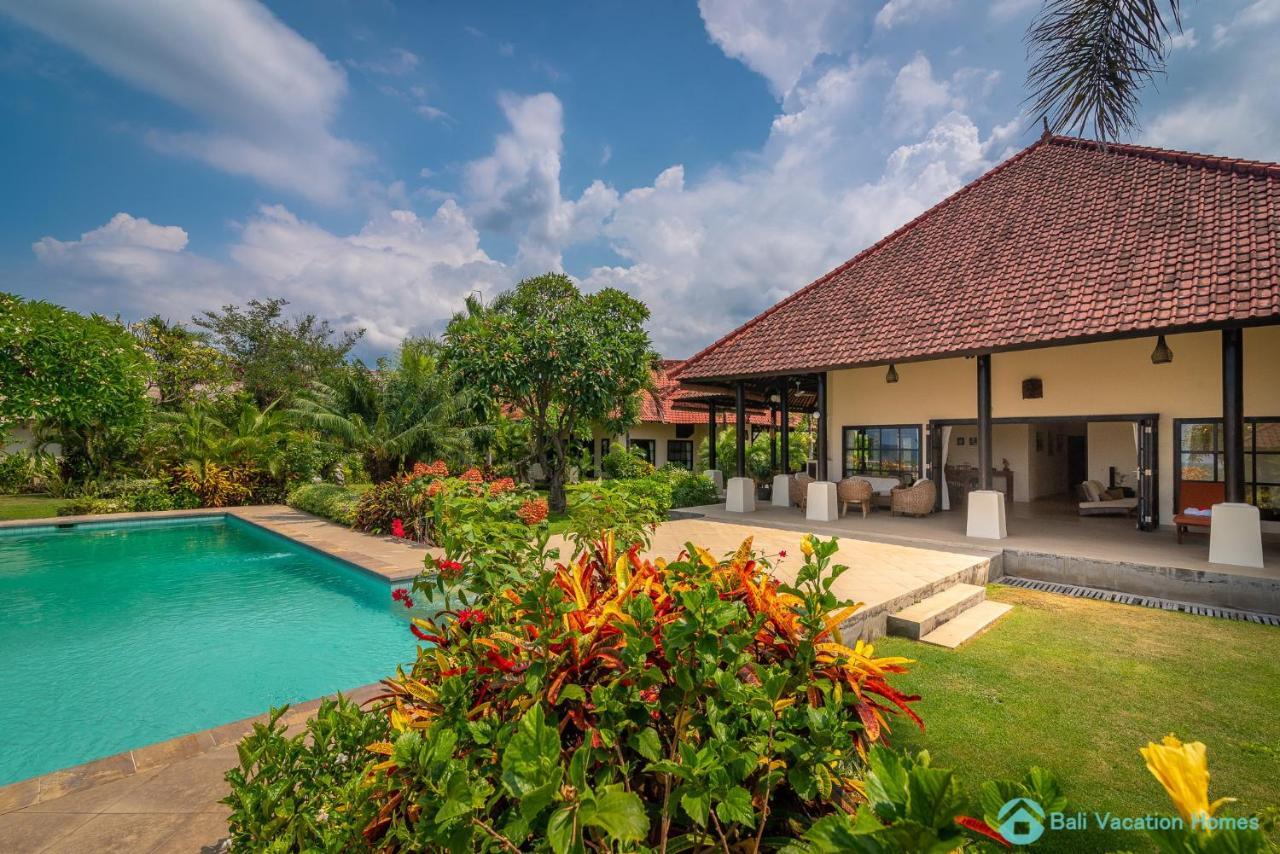 Villa Namaste - Beachfront At Lovina 10P, Pool, Bbq Banjar  エクステリア 写真
